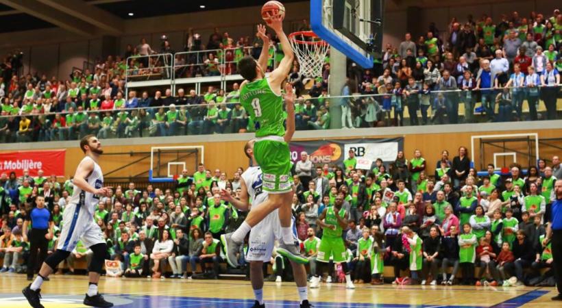 Un match tout en vert pour promouvoir les énergies hydraulique et solaire des Services industriels de Genève (SIG). BOTELHO FERGUSON