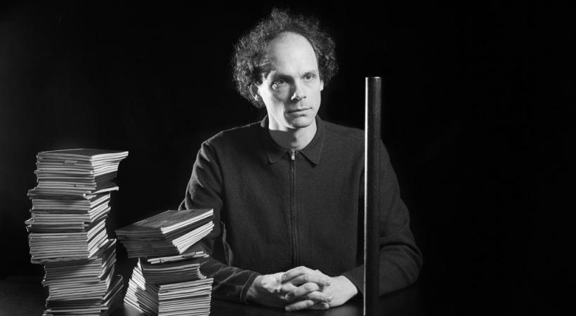 L’œuvre imagine un effondrement numérique prêt à bouleverser nos vies. DR