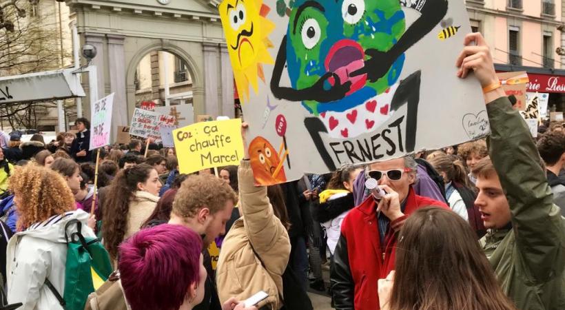 Les jeunes ont manifesté à Genève, le 15 mars dernier, pour le climat. FRANCIS HALLER