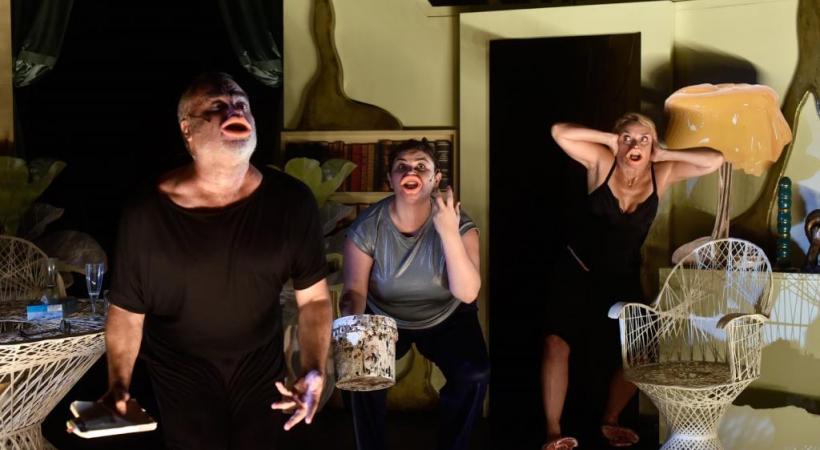 La pièce ressemble par moments à une joyeuse loufoquerie. DR