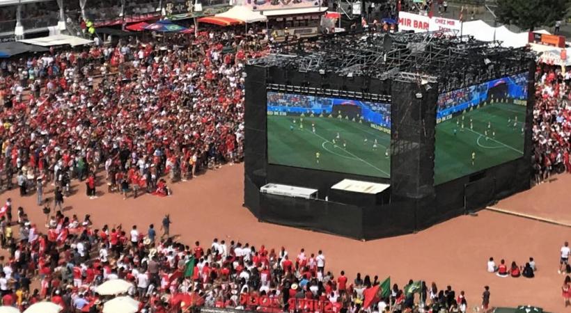 Venez nombreux à la fan zone de la Rotonde du Mont-Blanc encourager les joueuses. Attention toutefois, elle sera bien plus modeste que celle  sur la plaine de Plainpalais (photo) lors du dernier Mondial hommes en Russie. FRANCIS HALLER