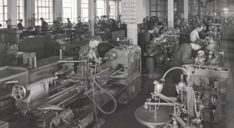 Il y a un demi-siècle le travail en usine était harassant. DR