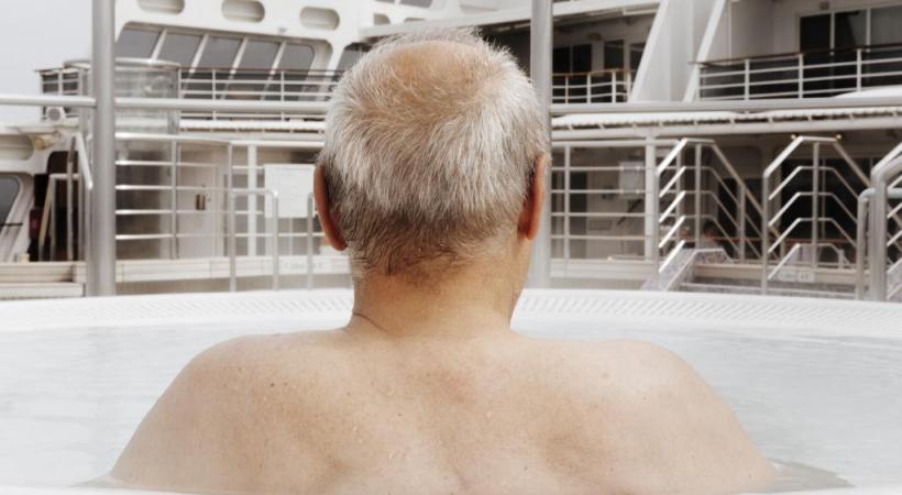 Ce voyage sur le paquebot «Queen Mary», c’est surtout «l’une des dernières chances de partage et de rapprochement» entre père et fils. SERGE MACIA, 2019