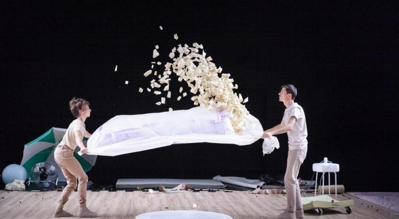 Un spectacle saugrenu et très original. DOROTHéE THéBERT FILLIGER