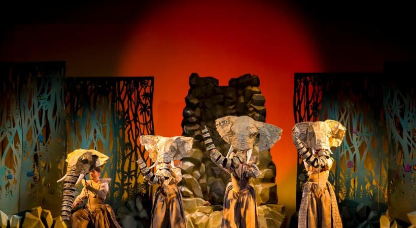 Une fable rythmée qui rend hommage à la nature. FABIENNE RAPPENEAU 