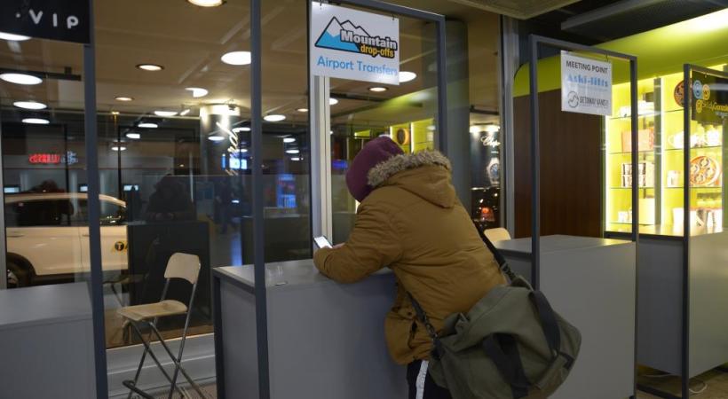 La vente de tickets n’est pas autorisée aux guichets mobiles des compagnies. Mais il suffit 