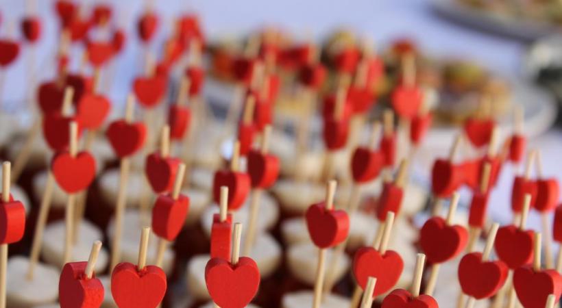 C’est en 1949 que les amoureux suisses commencent à fêter la Saint-Valentin. DR