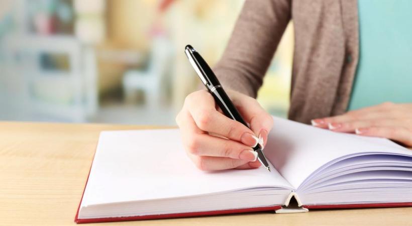 Les écrivains en herbe qui craignent la page blanche seront épaulés. 123RF/BELCHONOCK