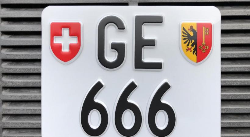 La plaque GE 666 devrait intéresser des propriétaires de Harley-Davidson. PHOTOMONTAGE 123RF/DR