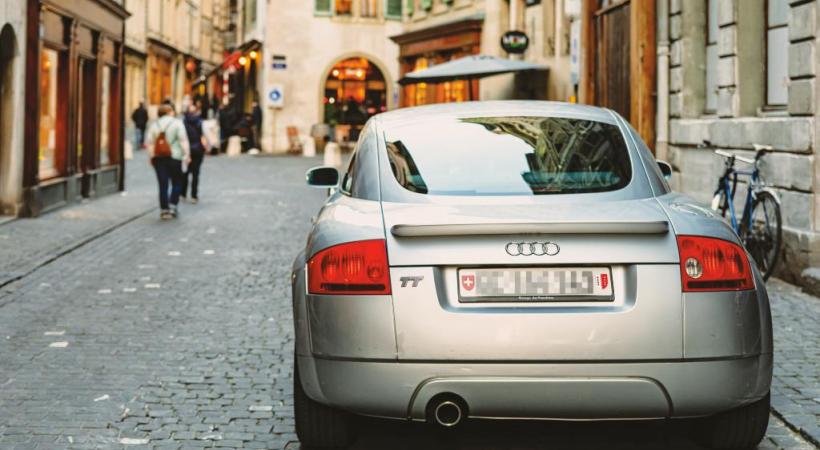 A Genève, il est courant d’observer des voitures de résidents immatriculées en Valais. 