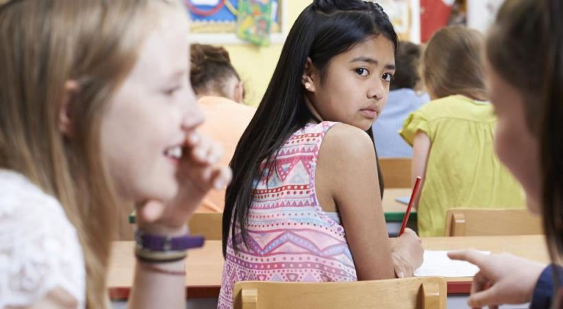 Un élève victime de discrimination raciale peut s’adresser au Centre d’écoute contre le racisme. 