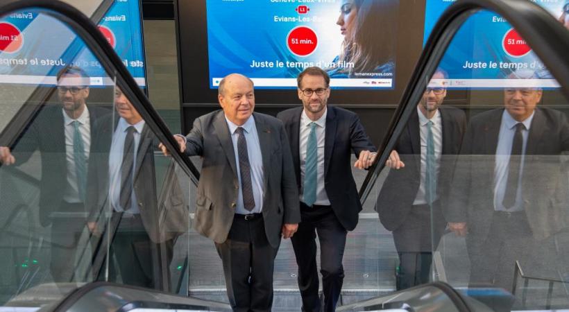Christian Dupessey et Antonio Hodgers dans la gare des Eaux-Vives du Léman Express,  symbole du Grand Genève. STéPHANE CHOLLET