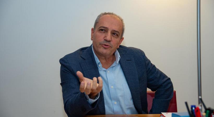 Alfonso Gomez, magistrat chargé des Finances de la Ville de Genève, et Xavier Magnin, président de l’Association des communes genevoises. STéPHANE CHOLLET