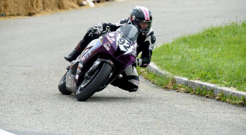 Le tracé mythique permet aux pilotes  de s’éclater en toute sécurité. STéPHANE CHOLLET