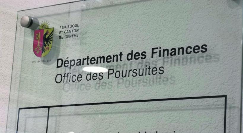 Le panneau portant l’écusson en question: cherchez l’erreur! MP